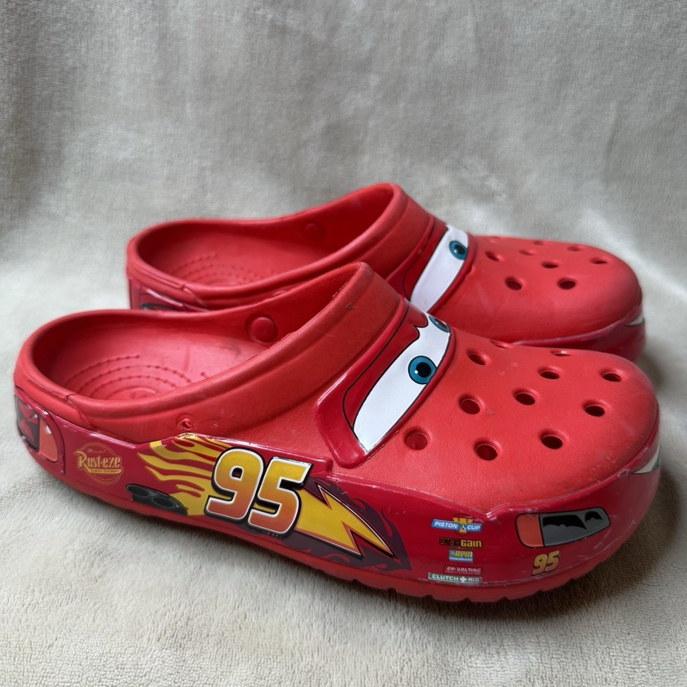CROCS LIGHTNING McQueen 5 M 7 W limited Edition Disney *Broken Straps